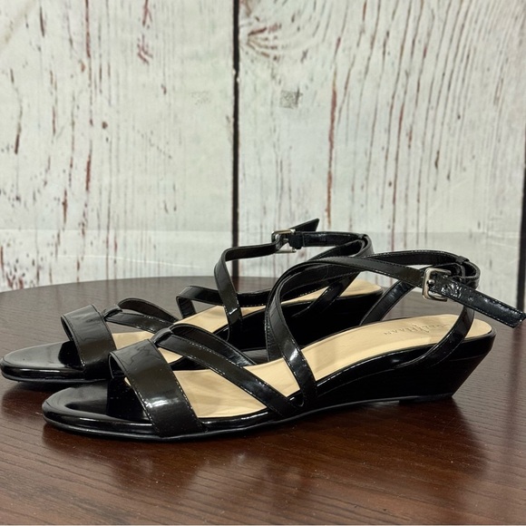COLE HAAN KIE RIN WEDGE Black Patent Leather Strappy Sandals kitten heel size 8 - Picture 6 of 16